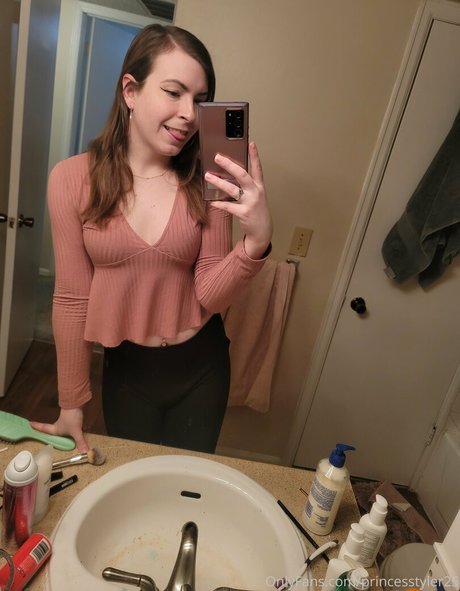 Nacktes geleaktes OnlyFans-Foto von Princesstyler25