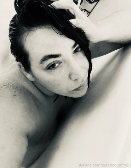 Nacktes geleaktes OnlyFans-Foto von Cutencountry88