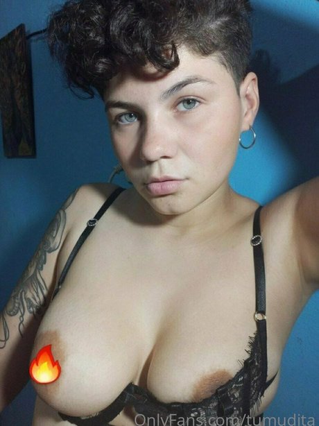 Nacktes geleaktes OnlyFans-Foto von Tumudita