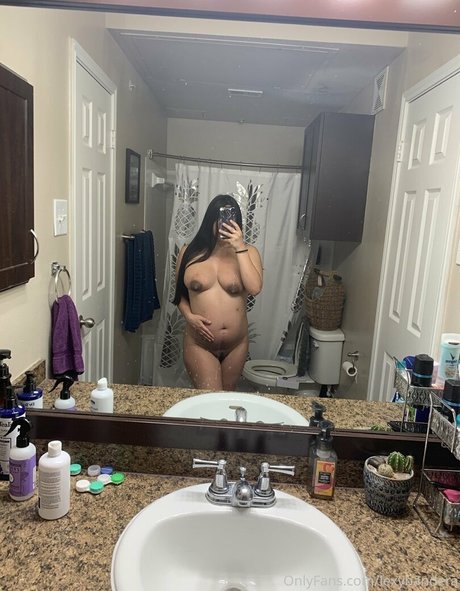 Nacktes geleaktes OnlyFans-Foto von Lexybandera