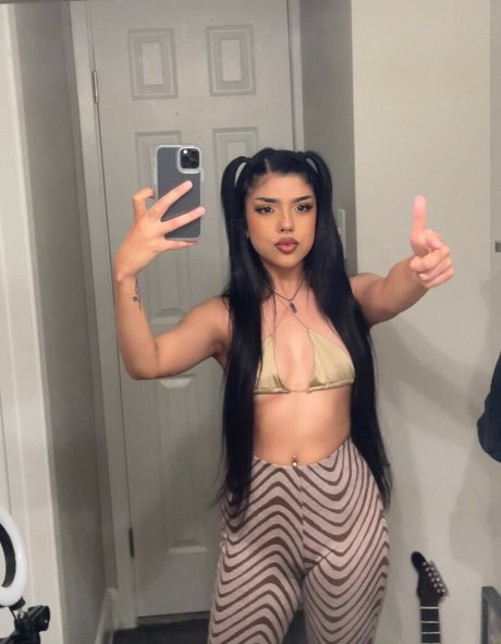 Nacktes geleaktes OnlyFans-Foto von Cyberiariley