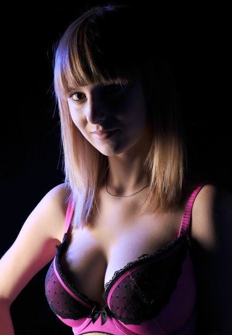 Nacktes geleaktes OnlyFans-Foto von Modelkartei