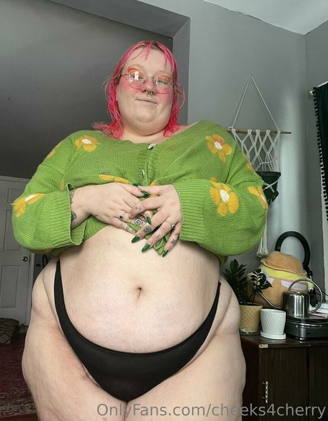 Nacktes geleaktes OnlyFans-Foto von Cheeks4cherry