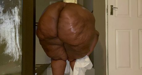 Nacktes geleaktes OnlyFans-Foto von Kandi Pear