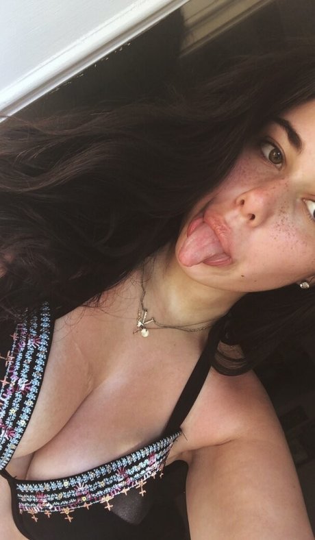 Nacktes geleaktes OnlyFans-Foto von Nerdysara