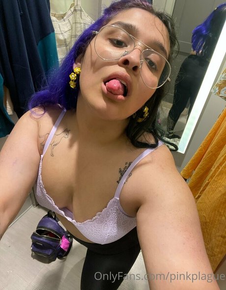 Nacktes geleaktes OnlyFans-Foto von Pinkplague