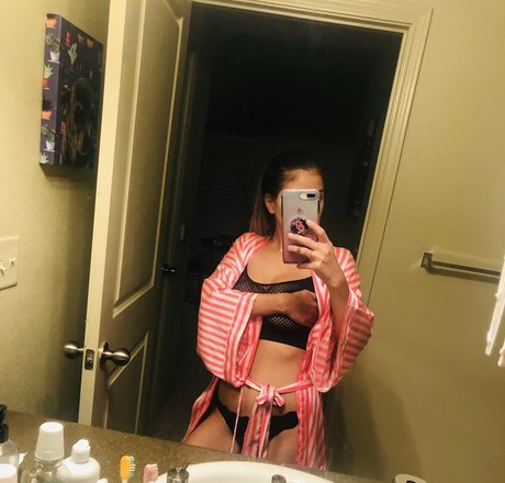 Nacktes geleaktes OnlyFans-Foto von Brunettegurl