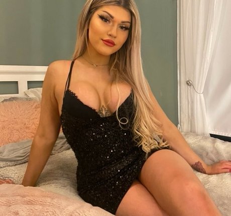 Nacktes geleaktes OnlyFans-Foto von Mayakellzz