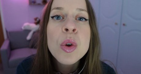 Nacktes geleaktes OnlyFans-Foto von Tea Time Tingles Asmr