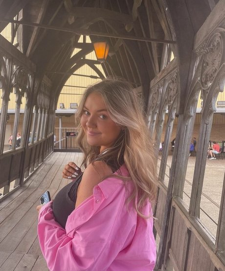 Nacktes geleaktes OnlyFans-Foto von Katherine H