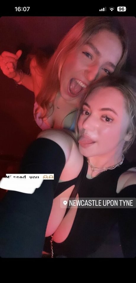 Nacktes geleaktes OnlyFans-Foto von Hollie H
