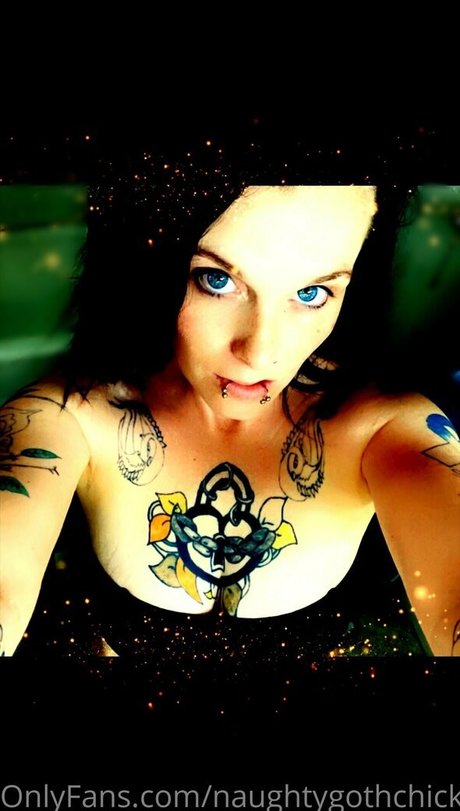 Nacktes geleaktes OnlyFans-Foto von Naughtygothchick