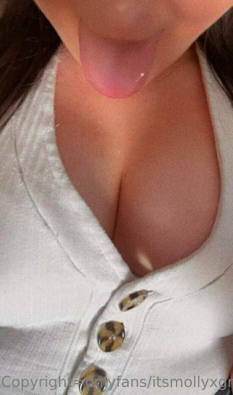 Nacktes geleaktes OnlyFans-Foto von Itsmollyxgrey