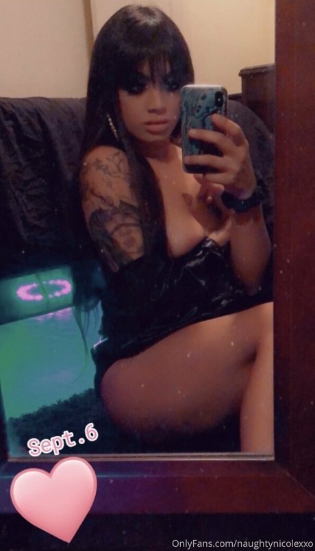 Naughtynicolexxo