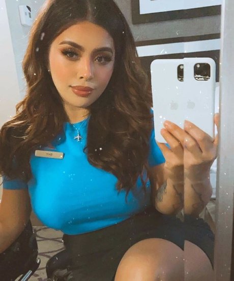 Nacktes geleaktes OnlyFans-Foto von Office Sluts