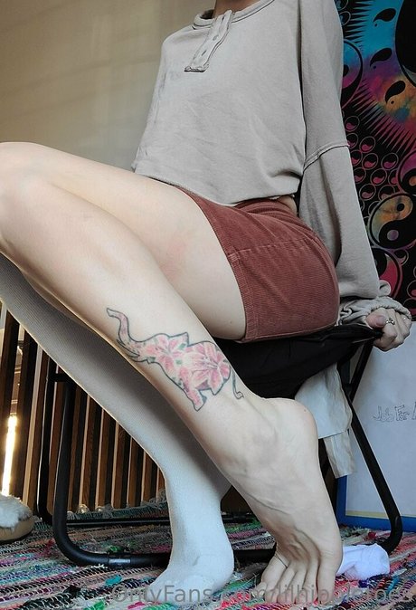 Nacktes geleaktes OnlyFans-Foto von Lilhippietoes