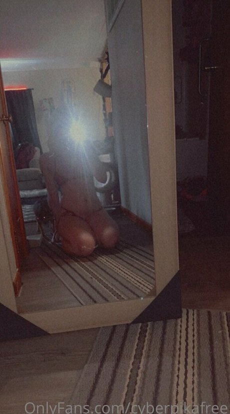 Nacktes geleaktes OnlyFans-Foto von Cyberpikafree
