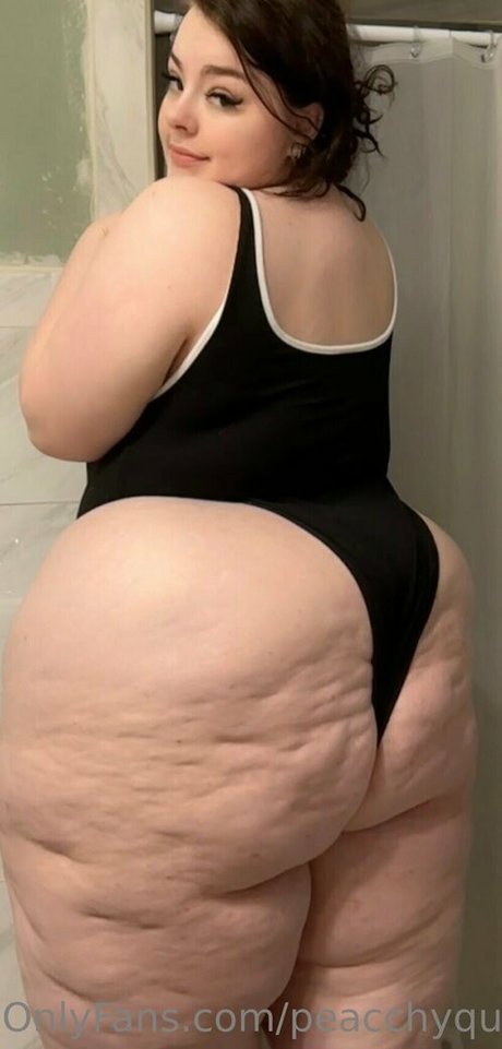 Nacktes geleaktes OnlyFans-Foto von Peacchyqueenn