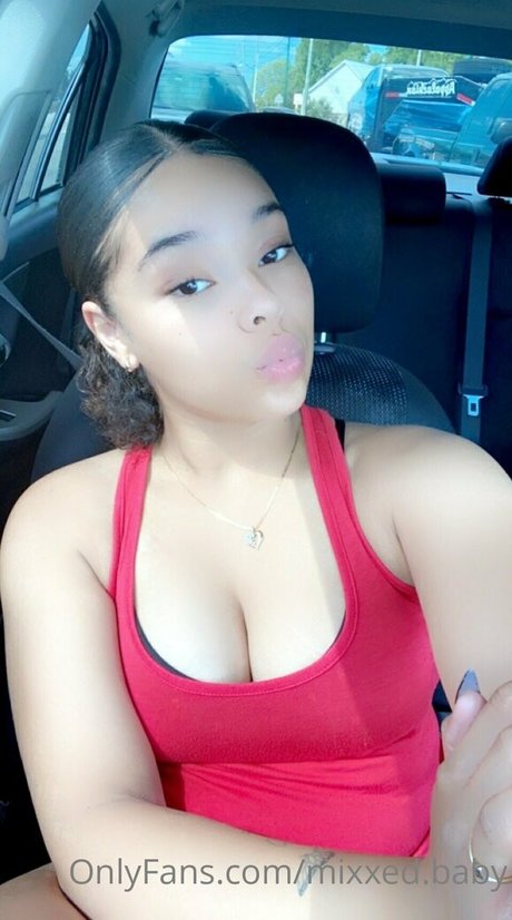 Nacktes geleaktes OnlyFans-Foto von Mixxedbaby
