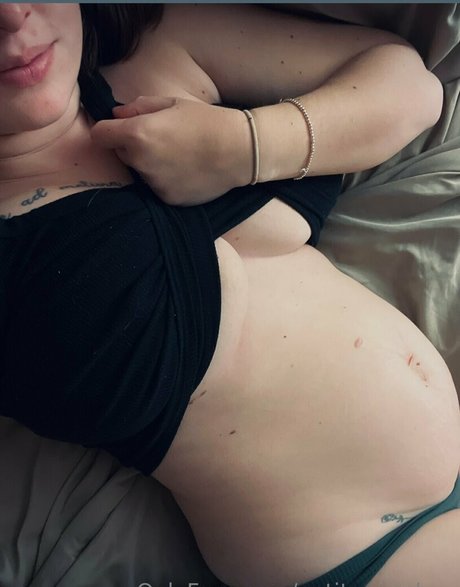 Nacktes geleaktes OnlyFans-Foto von Petitepeachyx