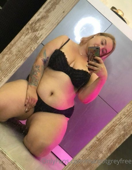Nacktes geleaktes OnlyFans-Foto von Margotgreyfree