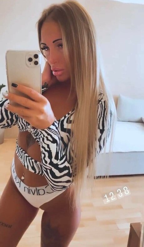 Nacktes geleaktes OnlyFans-Foto von Tarnoczi Dalma