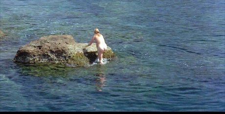 Nacktes geleaktes OnlyFans-Foto von Juliet Mills