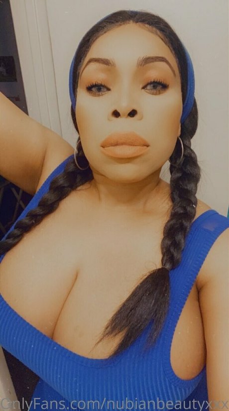 Nacktes geleaktes OnlyFans-Foto von Nubianbeautyxxx