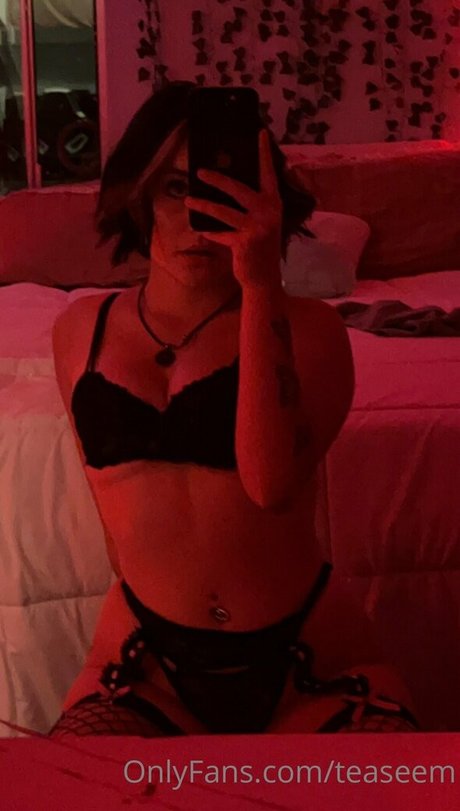 Nacktes geleaktes OnlyFans-Foto von Teaseem