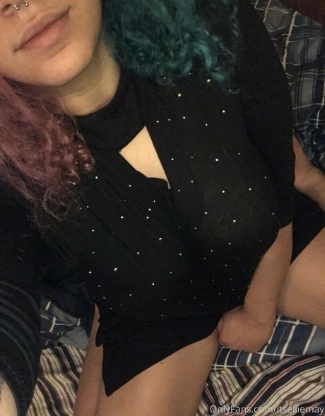 Nacktes geleaktes OnlyFans-Foto von Itselliemay
