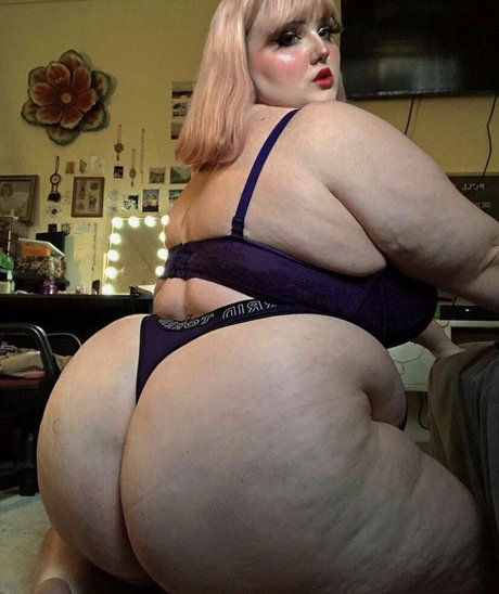 Nacktes geleaktes OnlyFans-Foto von Animetiddiezluver