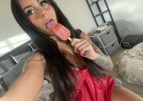 Nacktes geleaktes OnlyFans-Foto von Kendallovins