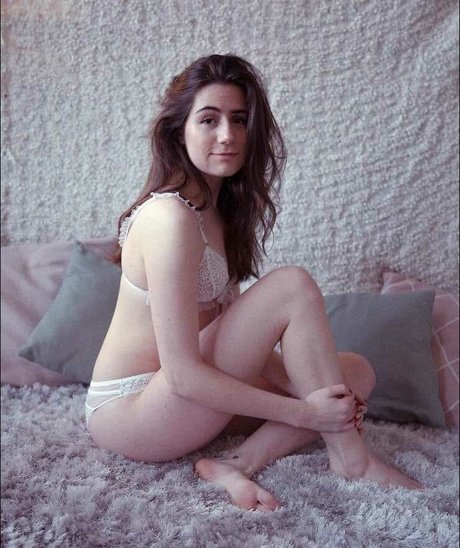 Dodie Clark