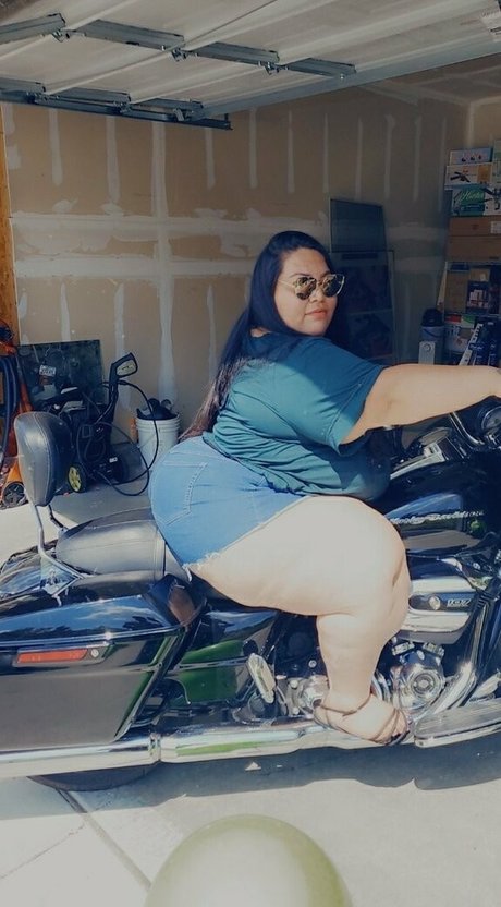 Bigbootydee89