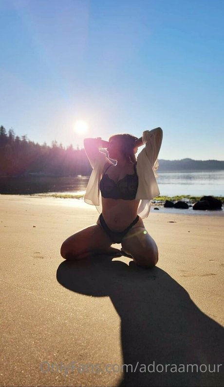 Nacktes geleaktes OnlyFans-Foto von Adoraamour