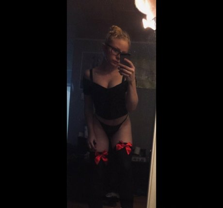Nacktes geleaktes OnlyFans-Foto von Satansxxspawn