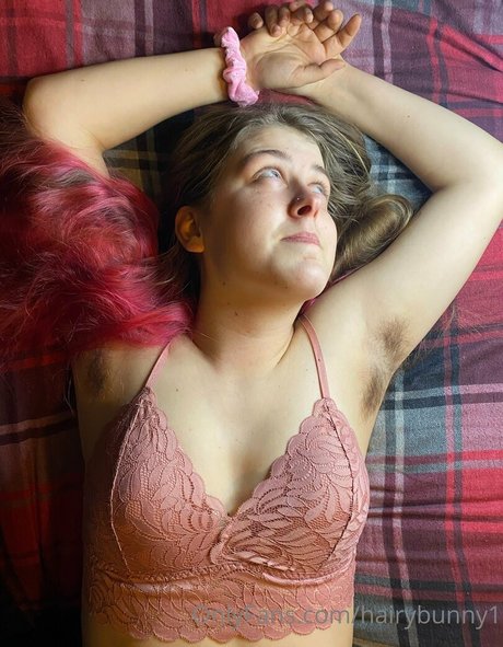 Nacktes geleaktes OnlyFans-Foto von Hairybunny1