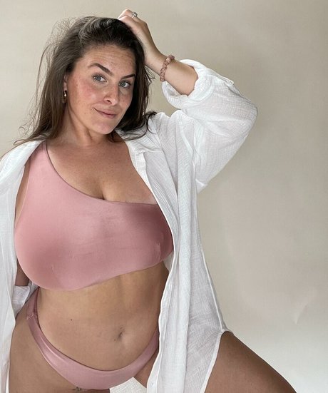Nacktes geleaktes OnlyFans-Foto von Youcancallmelt