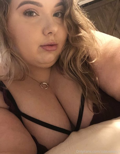 Nacktes geleaktes OnlyFans-Foto von Ssbbwkenzi