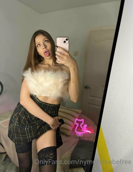 Nacktes geleaktes OnlyFans-Foto von Nymphobabefree