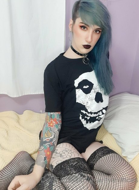 Nacktes geleaktes OnlyFans-Foto von Graveyardhoes