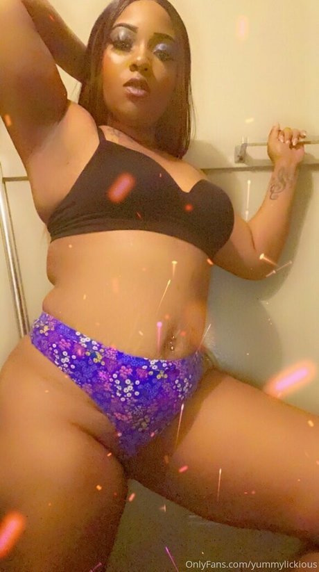Nacktes geleaktes OnlyFans-Foto von Yummylickious