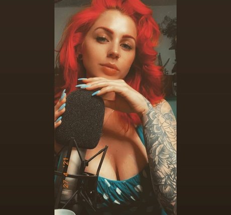 Nacktes geleaktes OnlyFans-Foto von Punkqueenxoxo