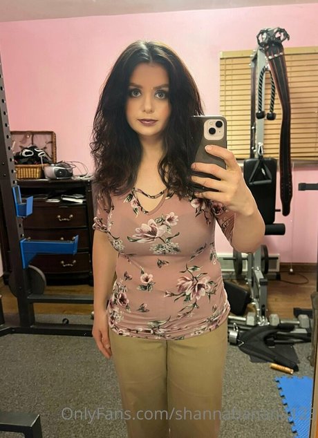 Nacktes geleaktes OnlyFans-Foto von Shannabanana123