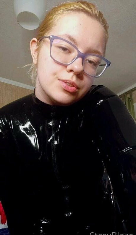 Nacktes geleaktes OnlyFans-Foto von Stasyblazefree