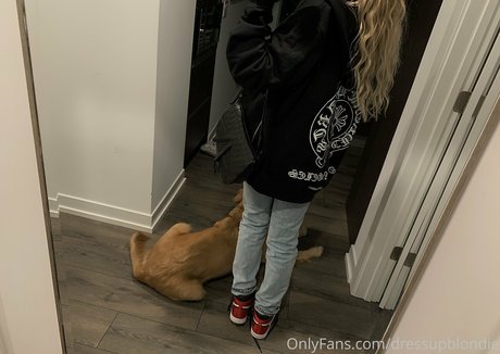 Nacktes geleaktes OnlyFans-Foto von Dressupblondie