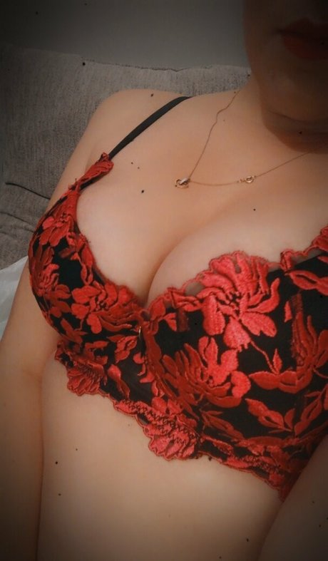 Sluttymilfsophia