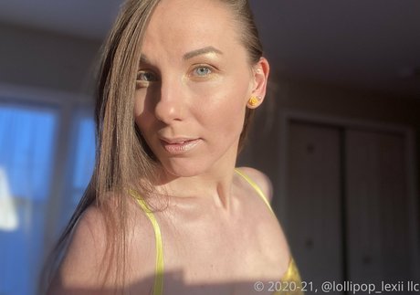 Nacktes geleaktes OnlyFans-Foto von Lollipoplexii