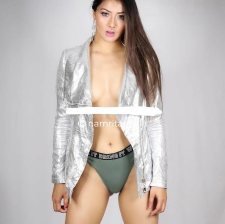 Nacktes geleaktes OnlyFans-Foto von Namrata Malla