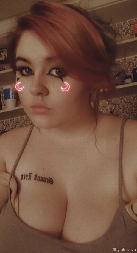 Nacktes geleaktes OnlyFans-Foto von Shylohnova